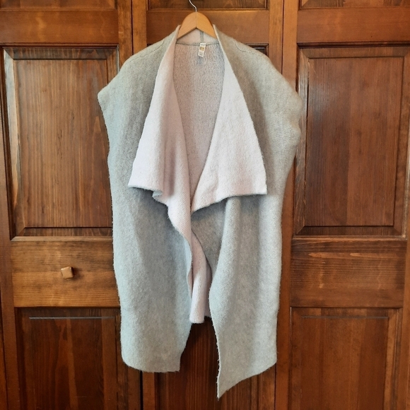 Lole Freddie Riverstone Two Tone gray blush pink wool blend sleeveless cardigan - Picture 3 of 14